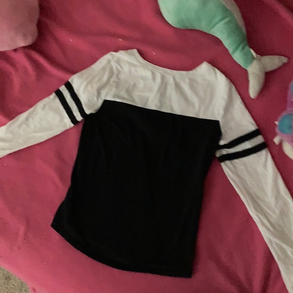A black and white justice kids shirt - Picture 4 of 6